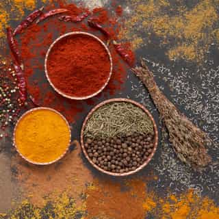 Özenle Üretiyoruz konsept görseli